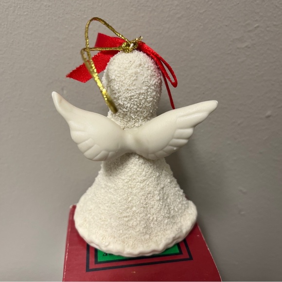 Lincolnshire Christmas Ornament Snowjade Praying Angel Bell Holiday Series w/Box - Picture 4 of 4
